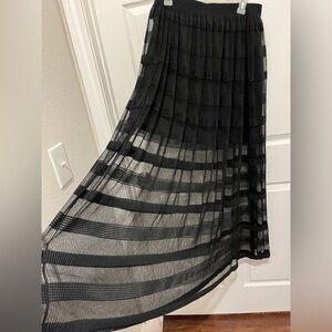 Lena Gabrielle Women’s Black Maxi Skirt Size M